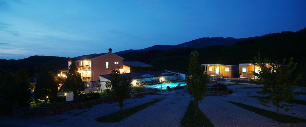 Saxida Wine Estate Hotel Zalosce Exterior photo