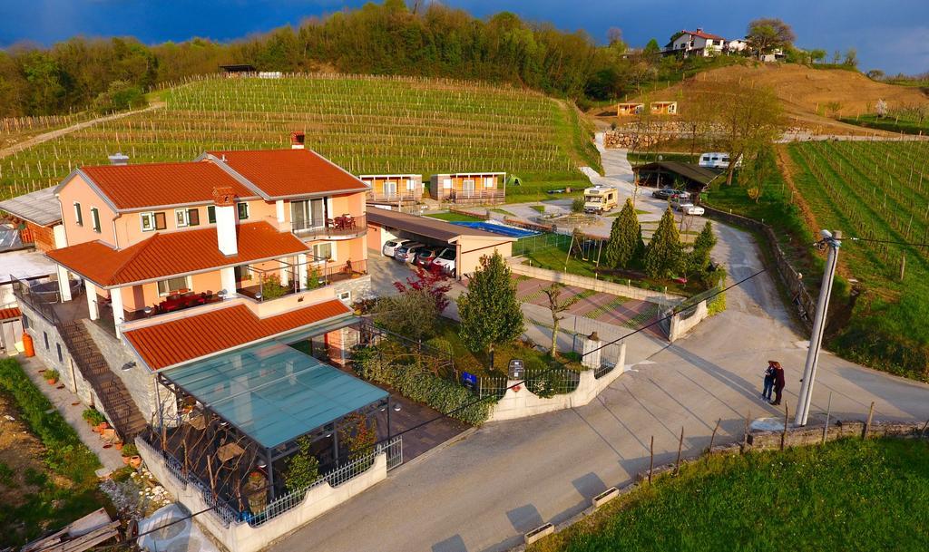 Saxida Wine Estate Hotel Zalosce Exterior photo